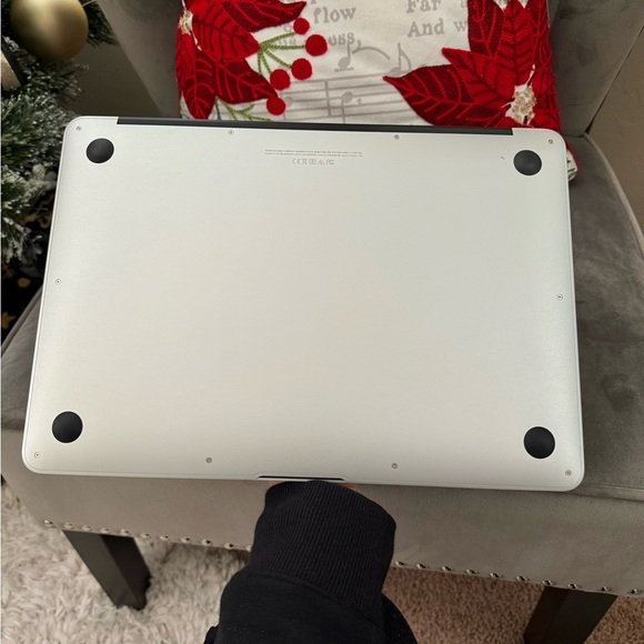 MacBook Air 13-inch - Picture 9 of 9